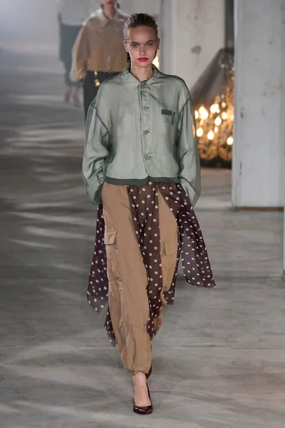 Look 19